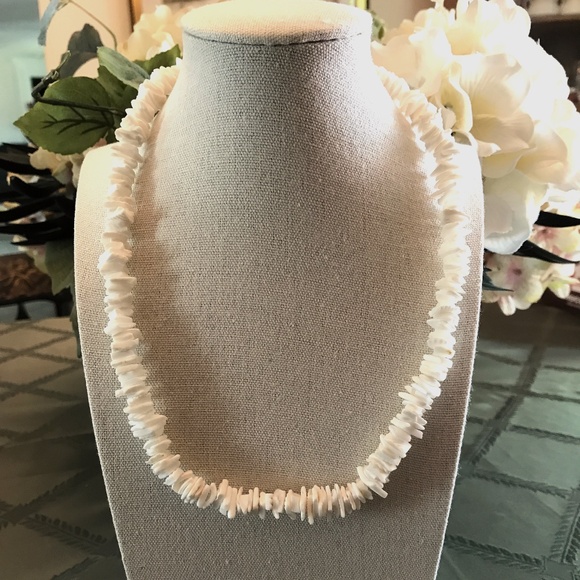 White Puka Shell Necklace - Picture 1 of 2
